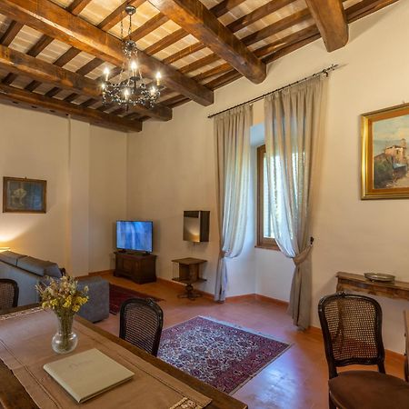 Готель Borgo Petroro Тоді Екстер'єр фото