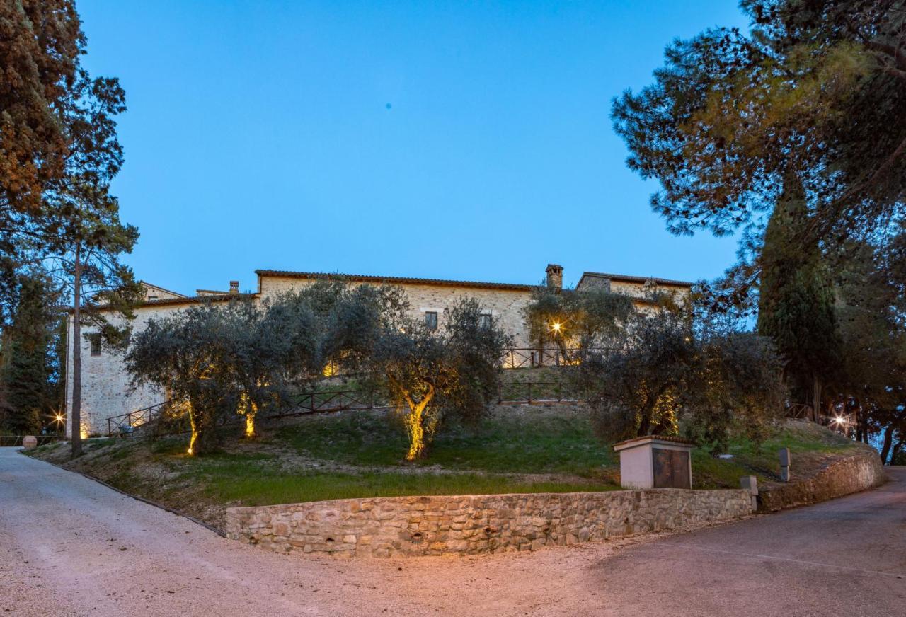 Готель Borgo Petroro Тоді Екстер'єр фото