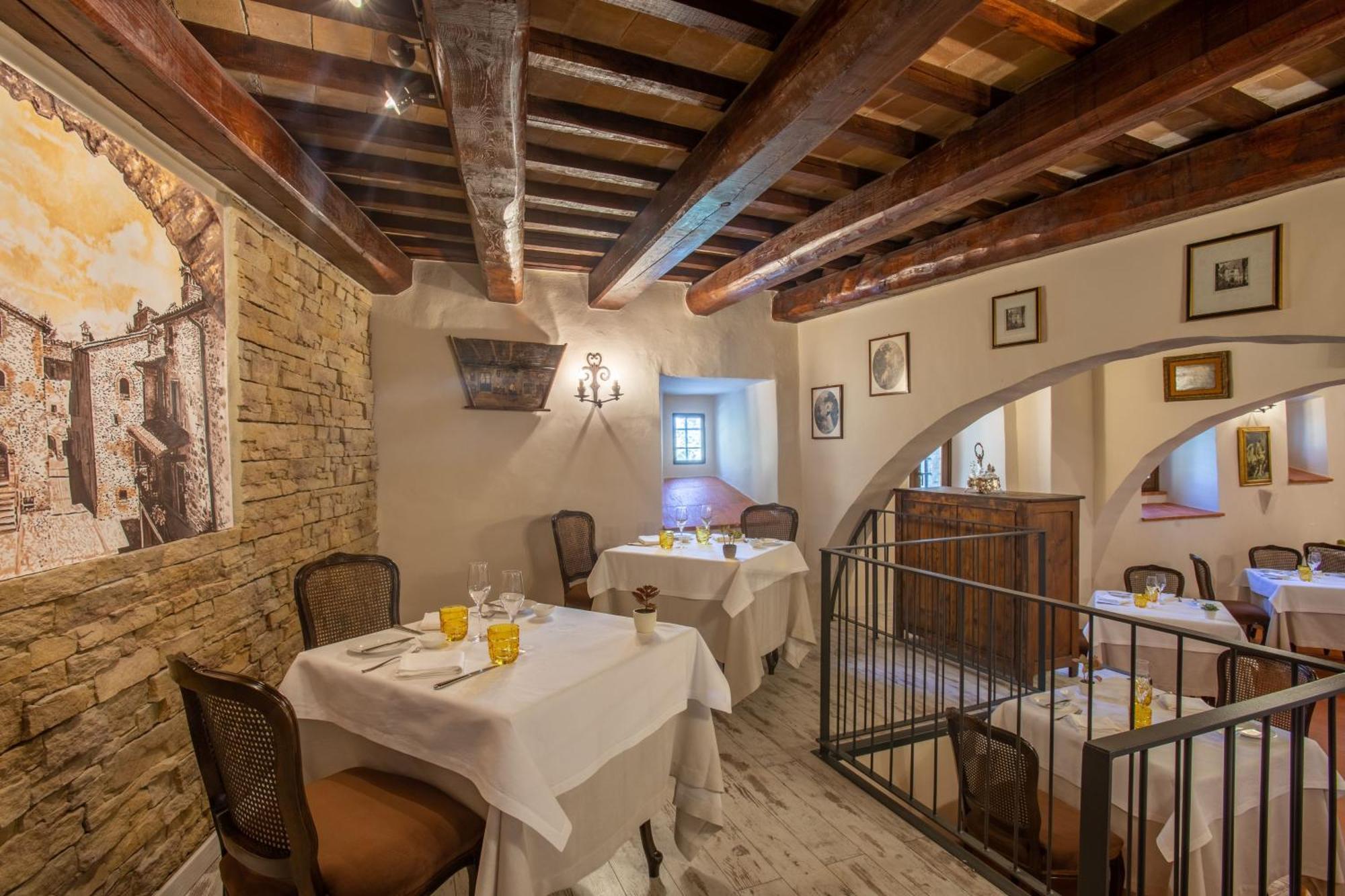 Готель Borgo Petroro Тоді Екстер'єр фото