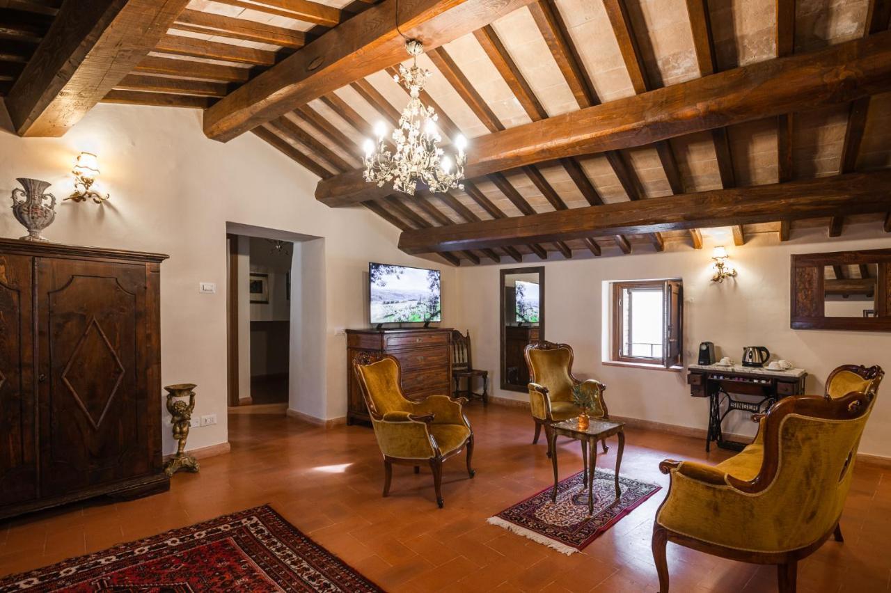 Готель Borgo Petroro Тоді Екстер'єр фото